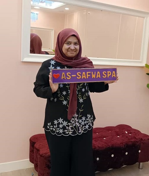 Pelanggan kedai urut wanita safwa bangi